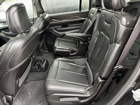 Certified 2023 Jeep Grand Cherokee L Limited AWD/4WD image 11
