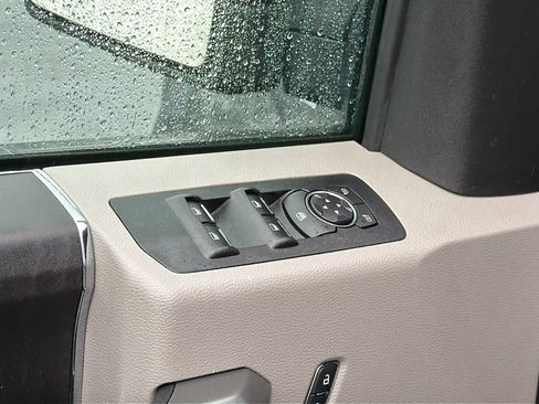 Used 2018 Ford F150 XLT image 22