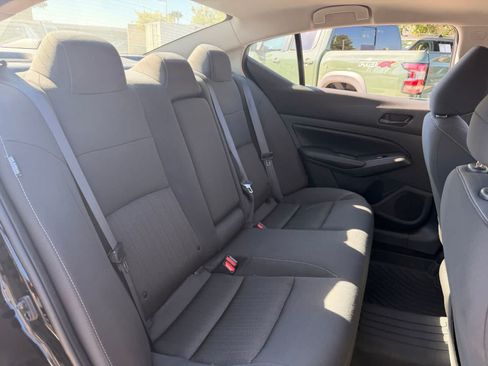 Used 2025 Nissan Altima 2.5 SV FWD image 11