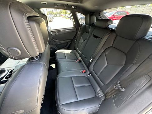 Certified 2023 Porsche Macan AWD/4WD image 40