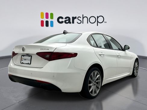 Used 2022 Alfa Romeo Giulia Ti AWD/4WD image 5