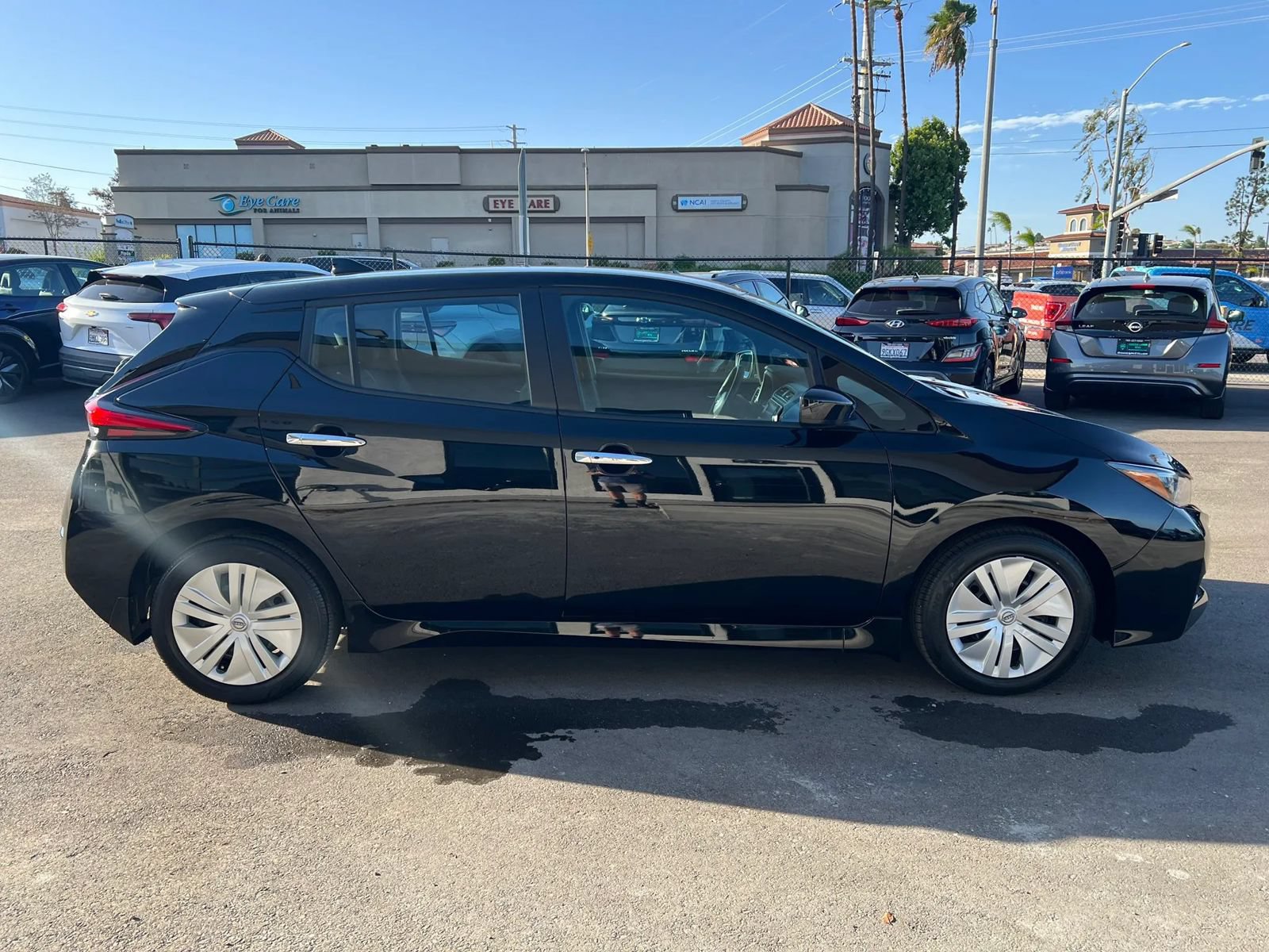Used 2024 Nissan Leaf S FWD image 4