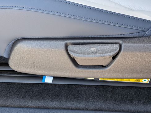 New 2026 Kia Carnival EX FWD image 17