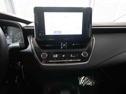 Used 2024 Toyota Corolla LE FWD image 17