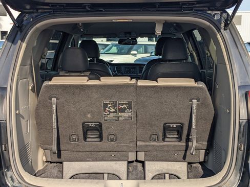 Certified 2018 Kia Sedona LX w/ LX Essentials Premium Package image 9