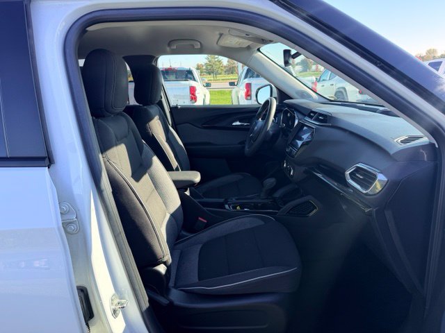 Used 2022 Chevrolet TrailBlazer LT w/ Convenience Package FWD image 11