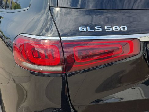 Certified 2023 Mercedes-Benz GLS 580 4MATIC image 33