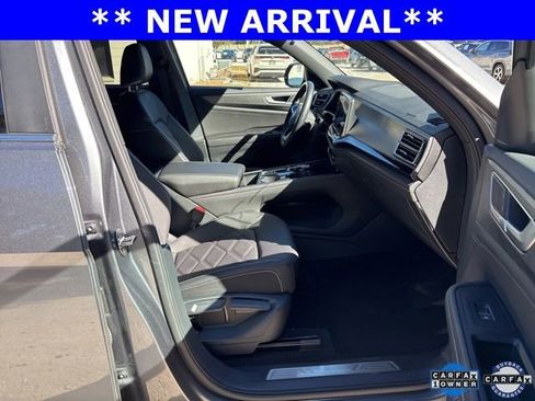 Used 2025 Volkswagen Atlas Cross Sport SE image 9