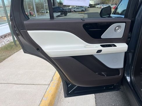 Used 2023 Lincoln Aviator Black Label w/ Dynamic Handling Package image 21