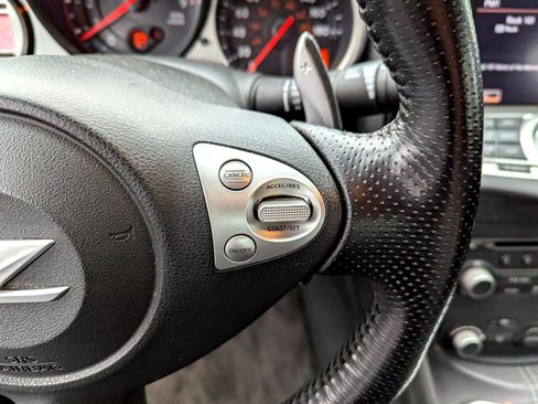 Used 2010 Nissan 370Z Touring w/ Sport Pkg image 16