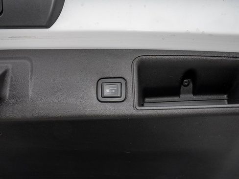 Used 2023 GMC Terrain SLT image 6