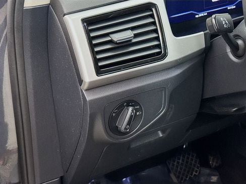 Used 2022 Volkswagen Atlas SE image 12