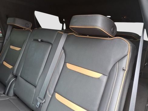 Used 2023 GMC Yukon AT4 w/ Technology Package AWD/4WD image 16