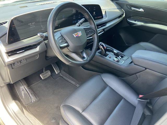 Used 2025 Cadillac XT4 Sport w/ Cold Weather Package FWD image 6