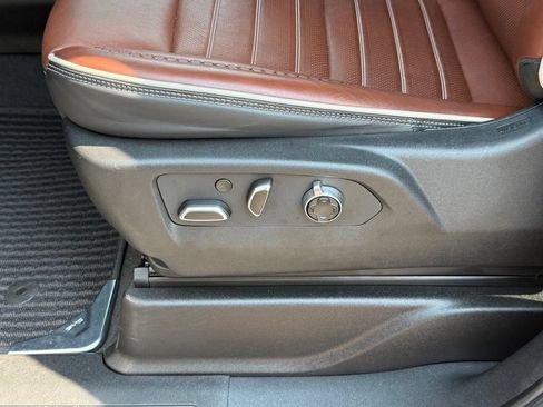 Used 2024 GMC Yukon Denali Ultimate AWD/4WD image 12