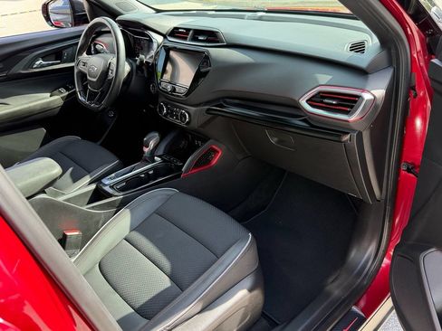 Used 2021 Chevrolet TrailBlazer RS w/ Sun and Liftgate Package FWD image 17