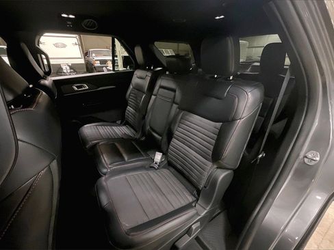 Certified 2025 Ford Explorer ST-Line w/ ST-Line Street Pack image 24