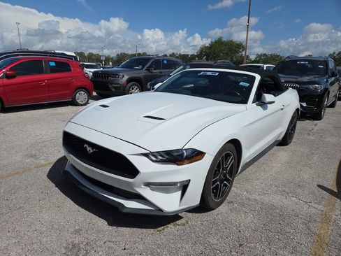 Used 2022 Ford Mustang Premium RWD image 3