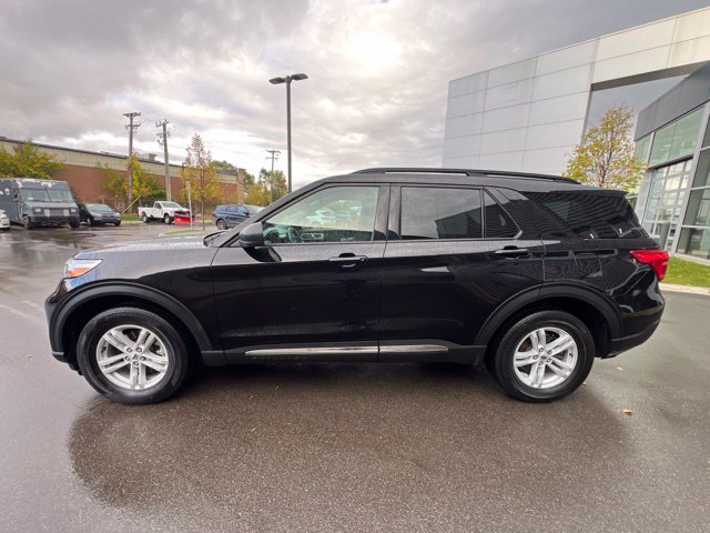 Used 2023 Ford Explorer XLT w/ Equipment Group 202A AWD/4WD image 8