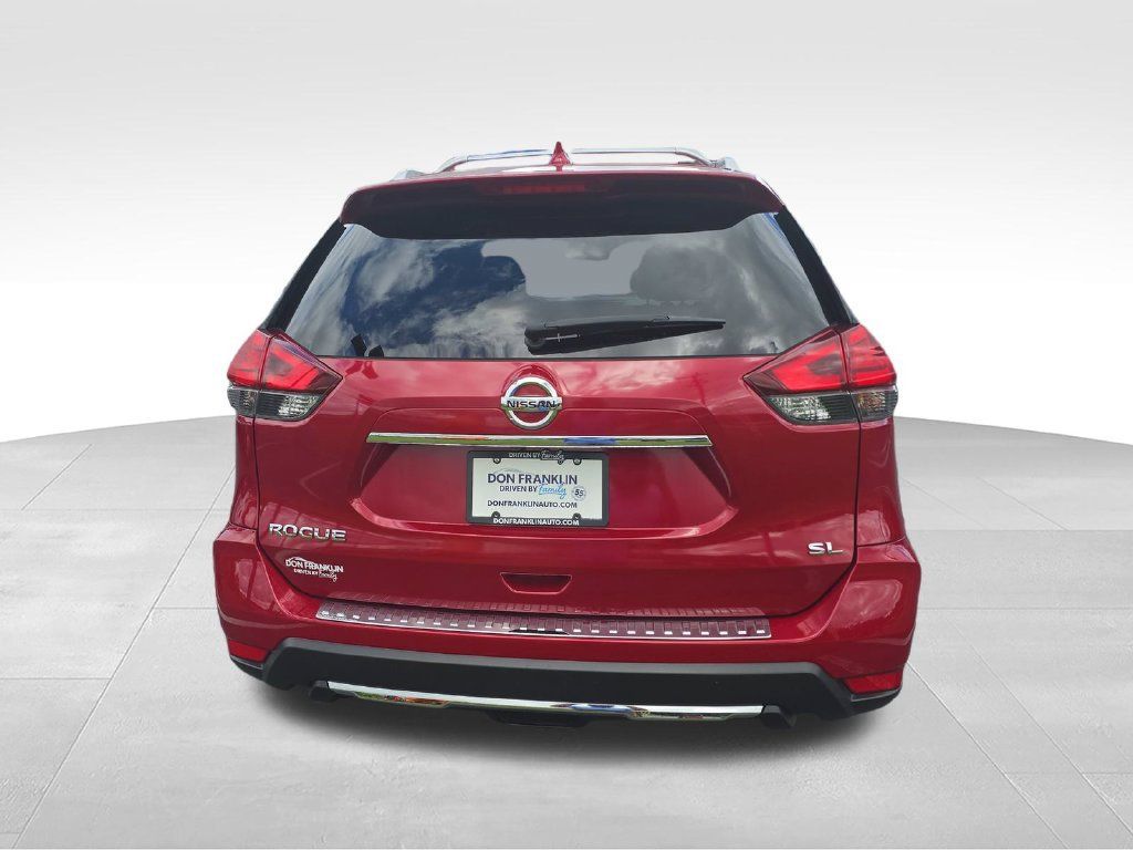 Used 2017 Nissan Rogue SL w/ SL Premium Package FWD image 4