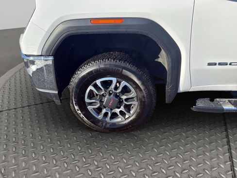 Certified 2023 GMC Sierra 3500 SLT w/ SLT Convenience Package image 17