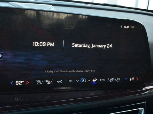 Used 2024 Chevrolet Traverse RS image 19