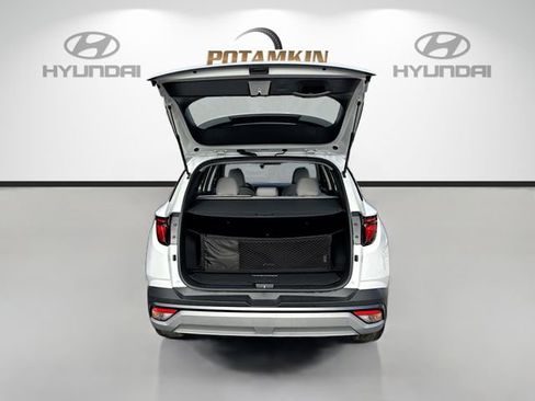 Certified 2025 Hyundai Tucson SE image 24