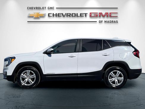 Used 2024 GMC Terrain SLE image 6