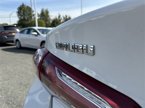 Used 2022 Chevrolet Malibu LT image 44