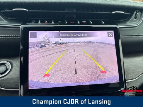 Used 2022 Jeep Grand Cherokee Limited image 23