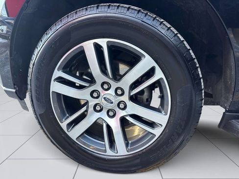 Used 2024 Ford Expedition Max Limited image 10