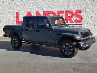 New 2026 Jeep Gladiator Sahara video 1