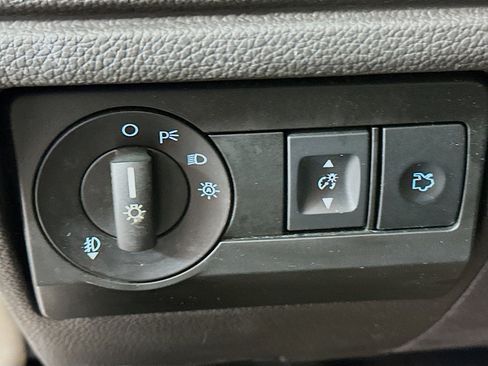 Used 2011 Ford Fusion SE w/ 202A Rapid Spec Order Code image 16