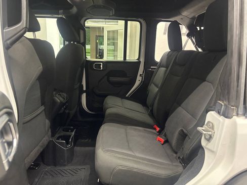 Used 2018 Jeep Wrangler Unlimited Sport S AWD/4WD image 17