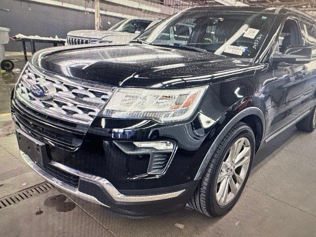 Used 2018 Ford Explorer Limited w/ Equipment Group 301A FWD image 3
