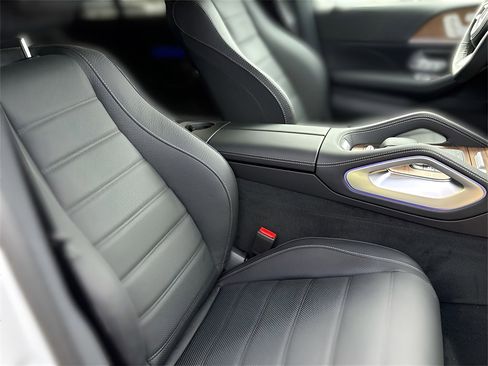 New 2026 Mercedes-Benz GLS 580 4MATIC image 25