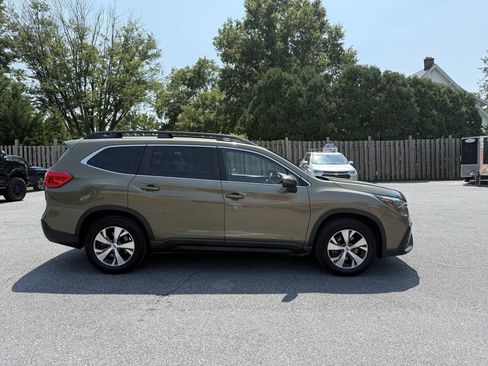 Used 2023 Subaru Ascent Premium w/ Convenience Package AWD/4WD image 4