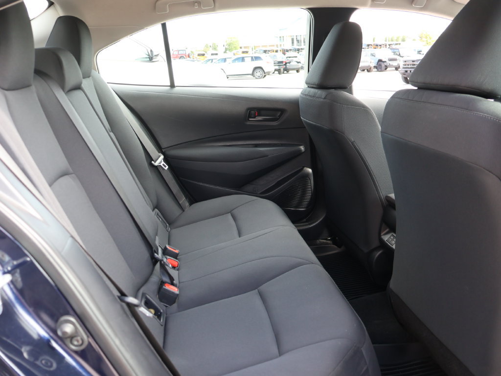 Used 2025 Toyota Corolla LE FWD image 11