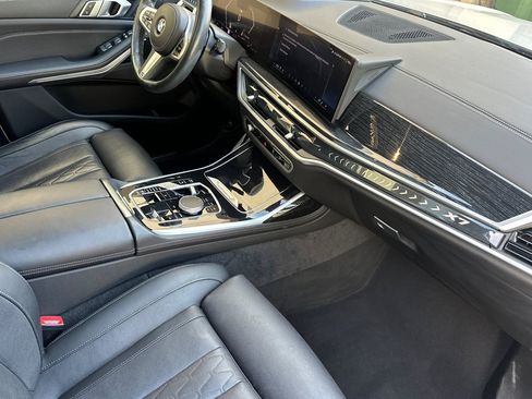 Used 2024 BMW X7 xDrive40i w/ M Sport Package AWD/4WD image 16