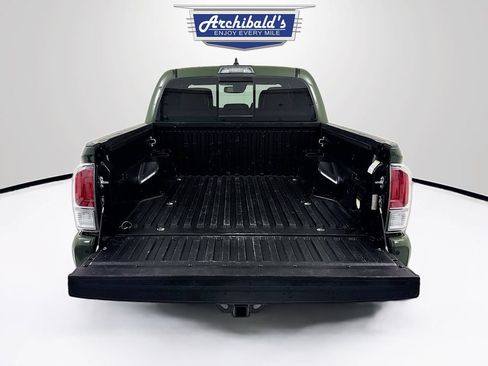 Used 2022 Toyota Tacoma TRD Off-Road w/ Technology Package AWD/4WD image 27