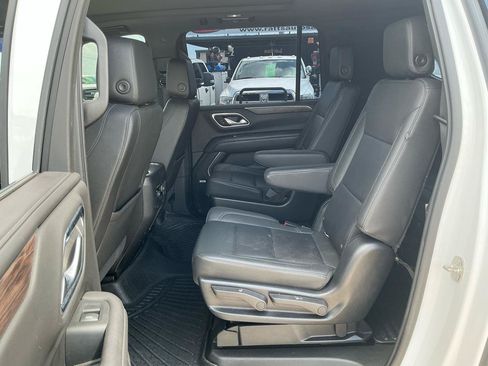 Used 2021 Chevrolet Suburban Z71 AWD/4WD image 19