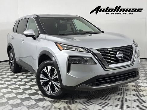 Used 2023 Nissan Rogue SV image 1