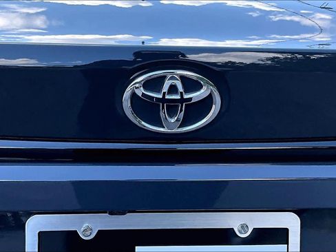 Used 2023 Toyota Corolla LE w/ LE Premium Package FWD image 31