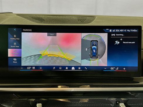 Used 2024 BMW X7 xDrive40i w/ M Sport Package image 25