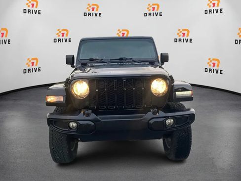 Used 2022 Jeep Gladiator Sport AWD/4WD image 2