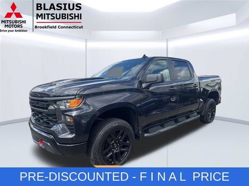 Used 2024 Chevrolet Silverado 1500 Custom Trail Boss w/ LPO, Dark Essentials Package AWD/4WD image 12