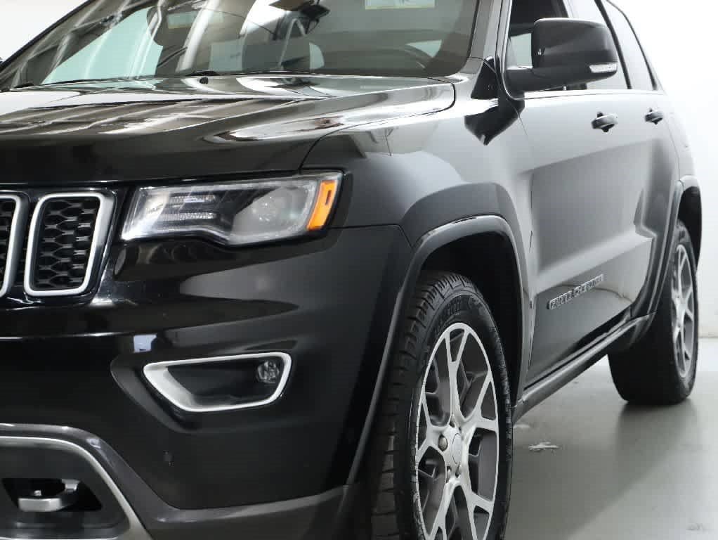 Used 2018 Jeep Grand Cherokee Limited AWD/4WD image 4