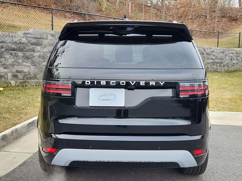 New 2026 Land Rover Discovery Limited Edition image 7