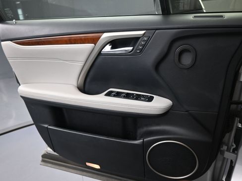 Used 2018 Lexus RX 350L FWD image 16