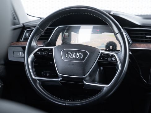 Used 2019 Audi e-tron Prestige w/ Prestige Package image 9